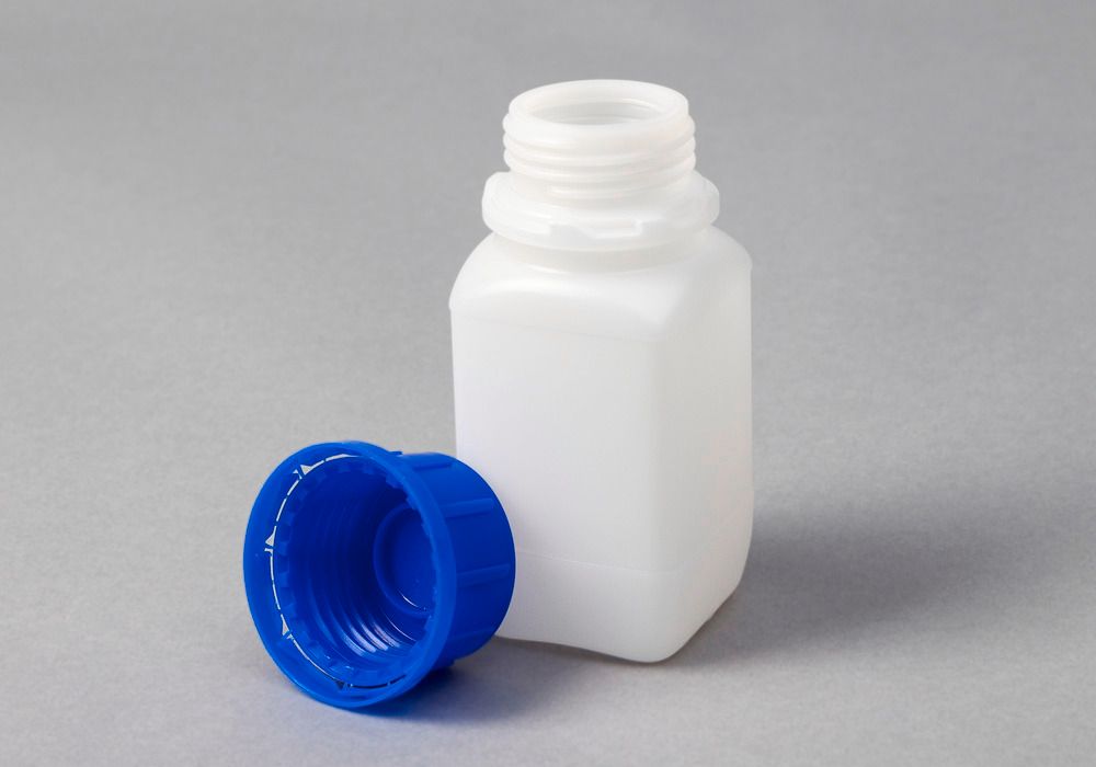 Modello Di Contenitore Di Plastica Bianco Per La Bottiglia Di