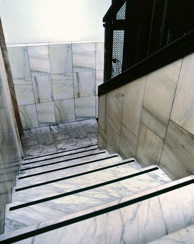 Anti-Rutsch Warnmarkierung Einzelstreifen m2 für Treppen und Böden